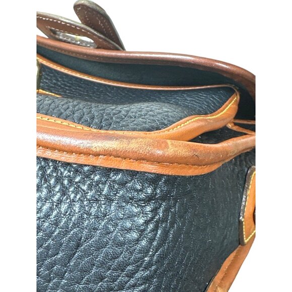 Elegant Black and Tan Leather Crossbody Bag - Picture 16 of 16